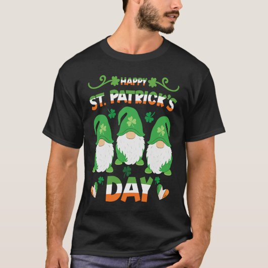 Happy St Patrick's Day Three Gnome Irish Flag Love Tシャツ (正面)