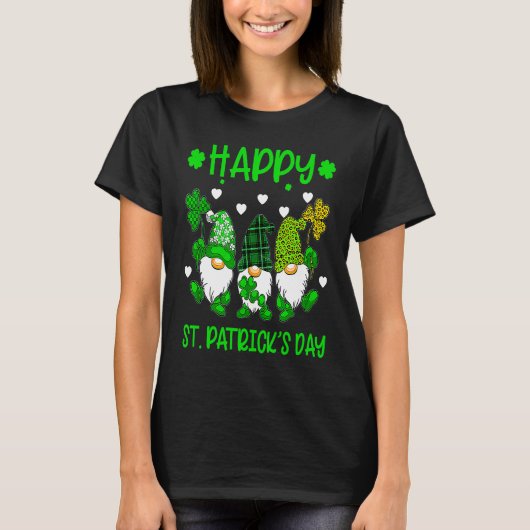 Happy St Patrick's Day Three Gnome Irish Shamrock  Tシャツ (正面)