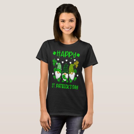 Happy St Patrick's Day Three Gnome Irish Shamrock  Tシャツ (正面フル)