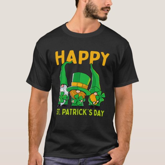 Happy St Patrick's Day Three Gnome Irish Shamrock  Tシャツ (正面)