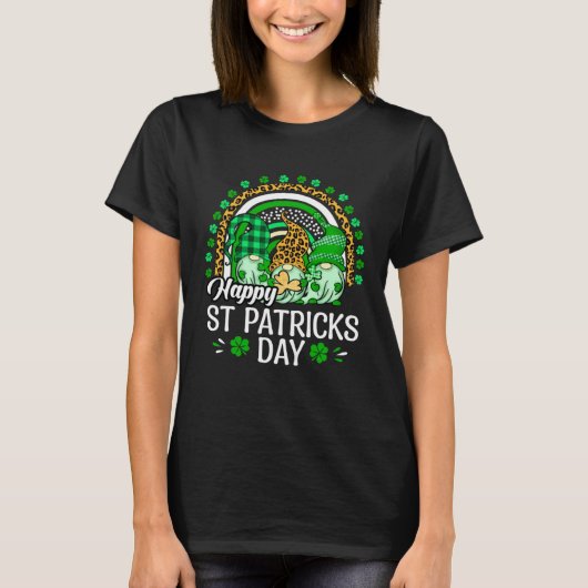 Happy St Patrick's Day Three Gnome Irish Shamrock Tシャツ (正面)