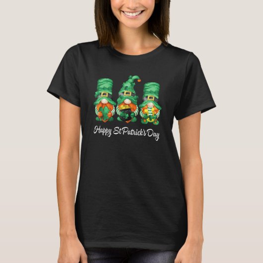 Happy St Patrick's Day Three Gnomes Shamrock Lucky Tシャツ (正面)