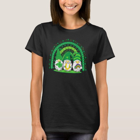 Happy St Patrick's Day Three Gnomes Shamrock Rainb Tシャツ (正面)