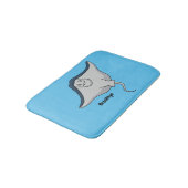 Happy stingray fish cartoon illustration バスマット (アングル)