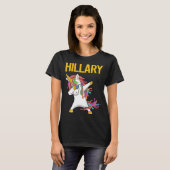 Happy Unicorn – ヒラリー名 Tシャツ (正面フル)