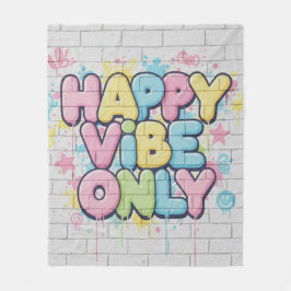 「Happy Vibe Only」とカラフルな文字が書かれたレンガ フリースブランケット