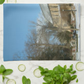 Harbison Chapel in Winter at Grove City College キッチンタオル (折り畳み)