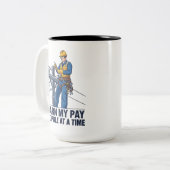 Hardworking Electrician Quote ツートーンマグカップ (正面左)
