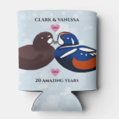 Harlequin Ducks Lovebirds Any Year Anniversary 缶クーラー (裏面)