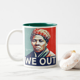 Harriet Tubman We Out Freedom Historic Portrait ツートーンマグカップ