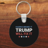 Harris Broke It Trump Will Fix It Kamala Broke It  キーホルダー (正面)