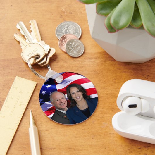 Harris Waltz写真2024 - Kamala Harris Tim Waltz キーホルダー (デスク)