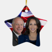 Harris Waltz写真2024 - Kamala Harris Tim Waltz セラミックオーナメント (裏面)