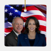 Harris Waltz写真2024 - Kamala Harris Tim Waltz セラミックオーナメント (裏面)