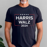 Harris Walz 2024選挙海軍男子 Tシャツ<br><div class="desc">カマラハリス大統領とティム・ウォルズ副大統領2024米国選挙大統領のNavy Blue Men's T-Shirtの両方。星とシンプル縞模様のアクセントを持つ色の赤と白とデザイン。</div>