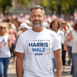 Harris Walz 2024選挙白人兵の戦い Tシャツ<br><div class="desc">カマラハリス大統領とティム・ウォルズ副大統領2024米国選挙大統領のホワイトフレックメンズのTシャツ。赤シンプル、青モダン色、紺色のデザインと王室の星とストライプのアクセントを持つ海軍の色。</div>