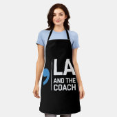 Harris Walz 2024 カンマ La and The Coach 2024  エプロン (着用した状態)
