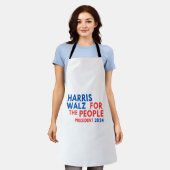 Harris Walz 2024 For The People エプロン (着用した状態)
