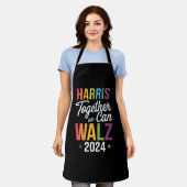 Harris Walz 2024 Kamala Together We Can LGBT エプロン (着用した状態)