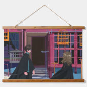 HARRY POTTER™ & Harmioone at Eeylops Owl Emporium 吊り下げ型タペストリー (正面)