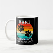 Hart Home For Wayward Dogs Family Name  コーヒーマグカップ (左)