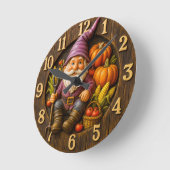 Harvest gnome with pumpkin rustic ラウンド壁時計 (傾斜)