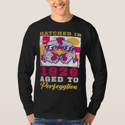 Hatched in 1926 Aged to Perfeggtion Tシャツ (正面)