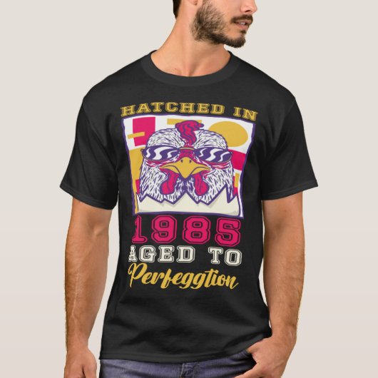 Hatched in 1985 Aged to Perfeggtion Tシャツ (正面)