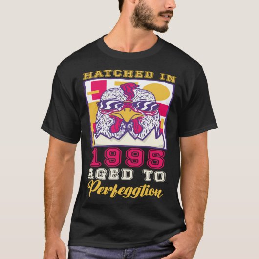 Hatched in 1995 Aged to Perfeggtion Tシャツ (正面)