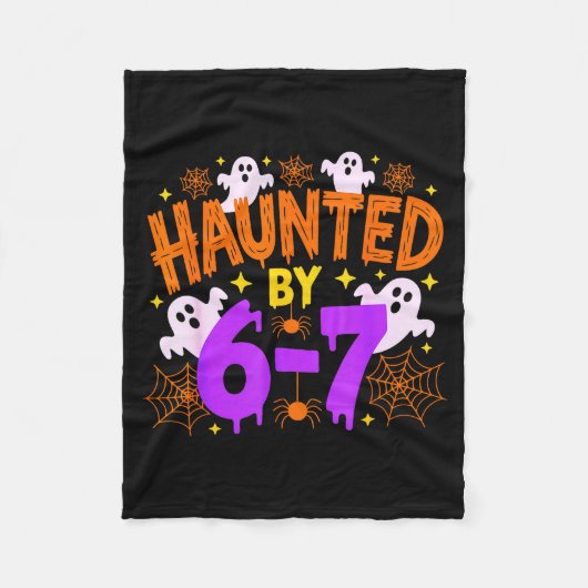 Haunted By 67 Funny 67 Halloween Costume フリースブランケット (正面)