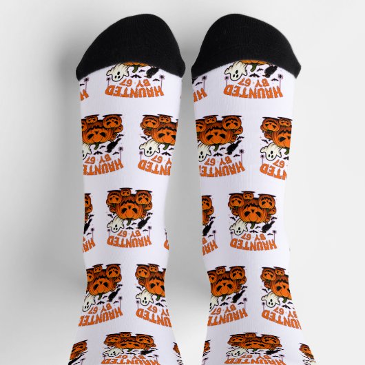 Haunted by 67 Funny Ghost And Pumpkin Halloween ソックス (上部)