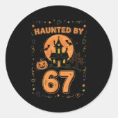 Haunted By 67 Funny Halloween  ラウンドシール (正面)