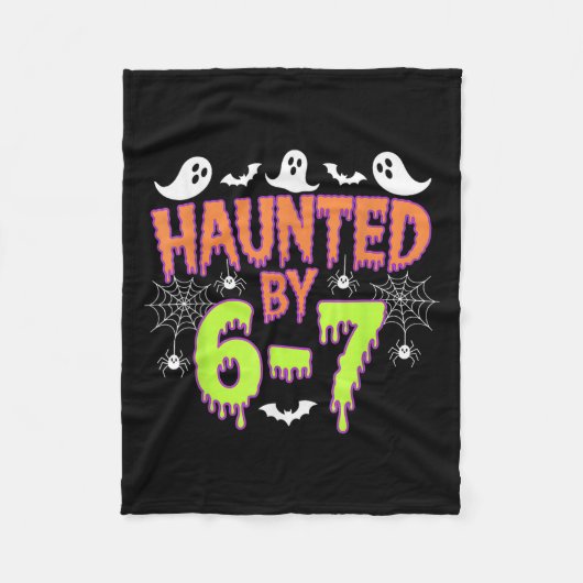 Haunted By 6 7  フリースブランケット (正面)