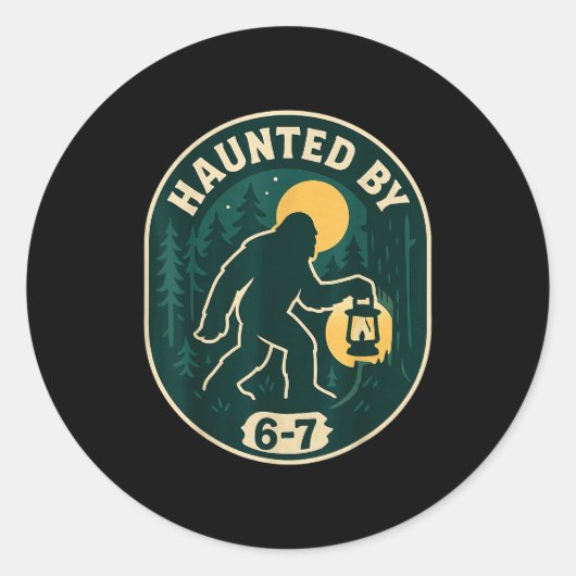 Haunted By 6-7 Bigfoot Lantern Halloween Badge ラウンドシール (正面)