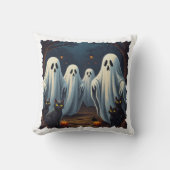 Haunted Night Illustration クッション (正面)