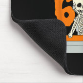 Haunted Six Seven 6 7 Meme 67 Skeleton Hand Hallow マウスパッド (コーナー)
