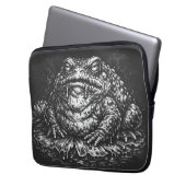 Haunted Toad Sigil by BurnsInHell ラップトップスリーブ (正面左)