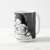Haunting Vintage Sibling Portrait  コーヒーマグカップ (正面右)