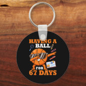 Having A Ball For 67 Days Dabbing Basketball Playe キーホルダー (正面)