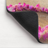 Hawaiian Lei on Sandy Beach マウスパッド (コーナー)