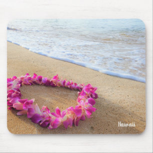 Hawaiian Lei on Sandy Beach マウスパッド