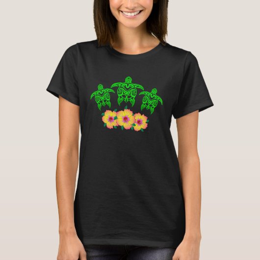 Hawaiian Ohana Family Green Sea Turtles Beach Tシャツ (正面)