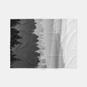 Hazy Forest Landscapeの写真 フリースブランケット (正面(横))