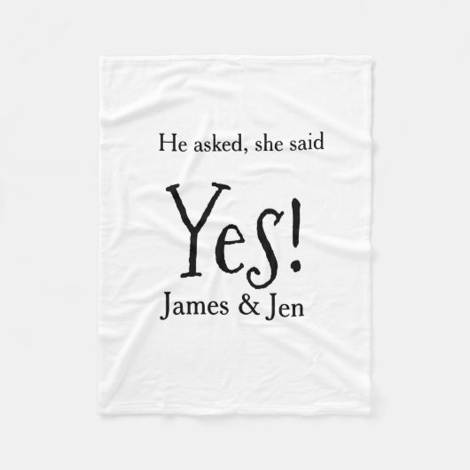He asked she said yes engagement party name simple フリースブランケット (正面)