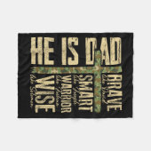 He Is Dad Camo Religious Father's Day Christian Da フリースブランケット (正面(横))