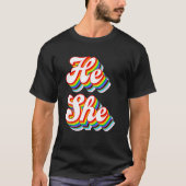 He She Pronouns LGBTQ Pride Rainbow Tシャツ (正面)