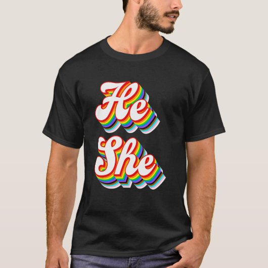 He She Pronouns LGBTQ Pride Rainbow Tシャツ (正面)