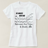 He Walks with Me Between the Tides and Shells Tee Tシャツ (デザイン正面)