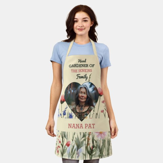 Head Gardener | Custom Gardening Grandma Gift エプロン (着用した状態)
