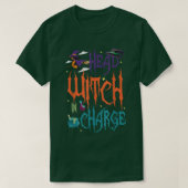 Head Witch in Charge Hat Brew Broom Happy Hallowee Tシャツ (デザイン正面)